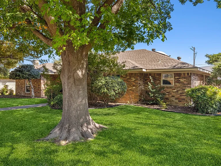 3008 Kirby Dr — Photo 23