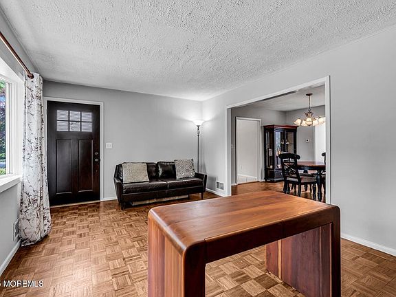 5th image of 42 N Park Avenue
