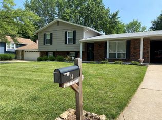14 Craigwood Dr, Saint Peters, MO