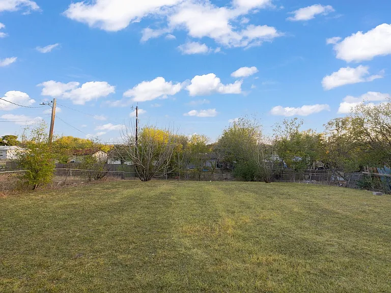 430 Demya Dr — Photo 11