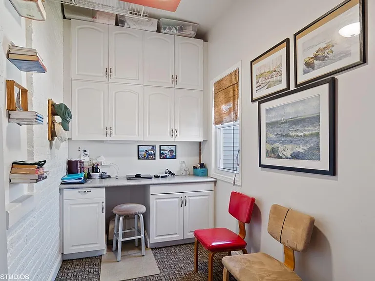 1846 W Superior St #1 — Photo 9