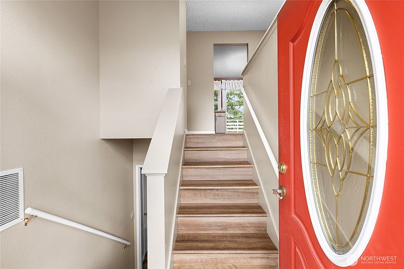 3rd image of 32454 22nd Avenue SW