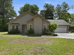 216 Lord Granville Dr, Morehead City, NC 28557