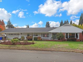 820 Lariat Dr, Eugene, OR 97401