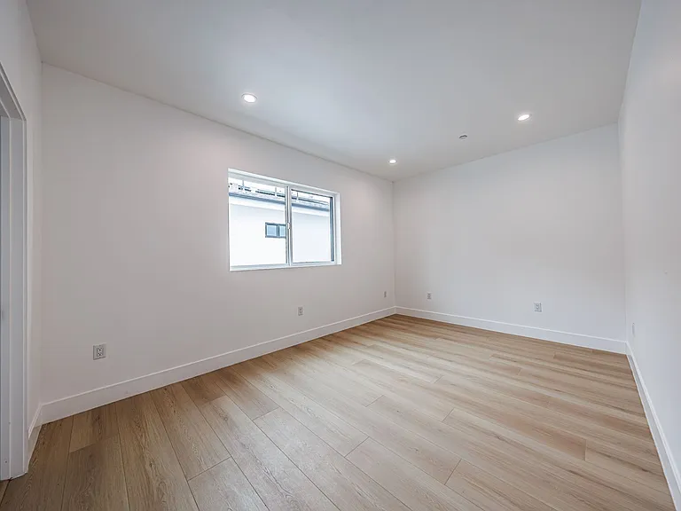 2026 Luxury 3, 4 & 5 Bed Townhomes — Photo 126