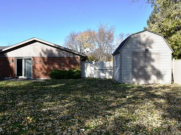 3rd image of 2 Pueblo Ct