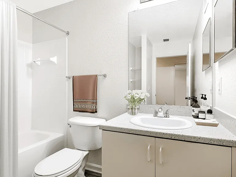 Wyndham Place Apartments — Photo 10