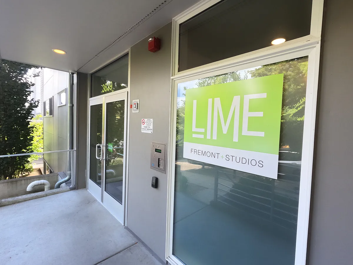 Building Photo - Lime Studios
