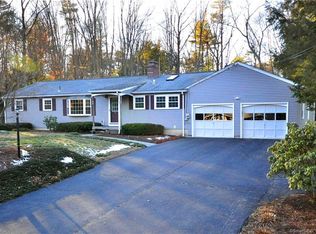 58 Fernwood Dr, Simsbury, CT 06070