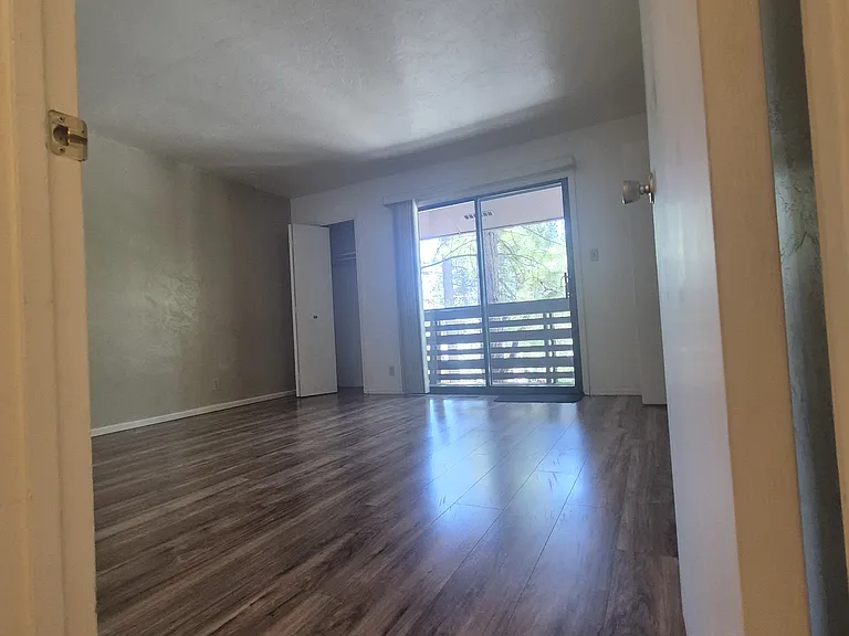 858 Southwood Blvd #3 — Photo 10