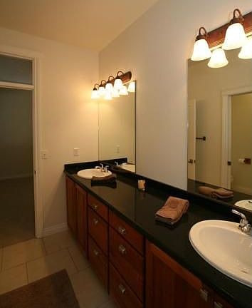 Main Lvl Jack N Jill Bath