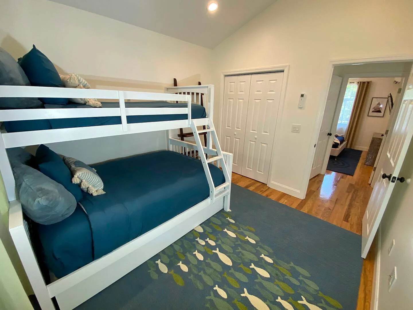 3 bed, $9,985 — Photo 2