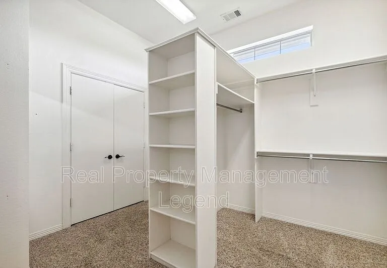5004 Seville Ln — Photo 16