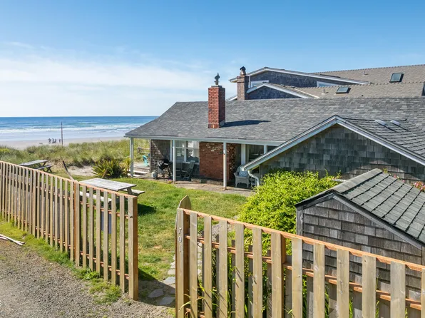 701 N Pacific St, Rockaway Beach, OR 97136