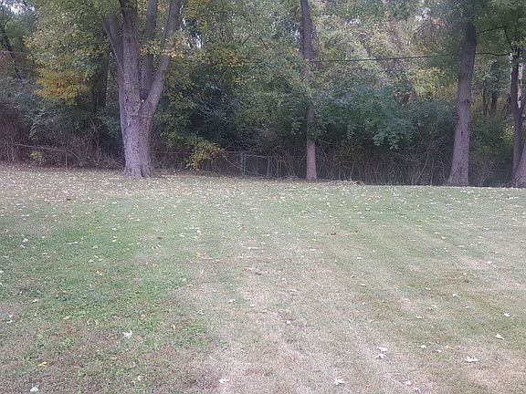 3rd image of 262 Glen Garry Rd