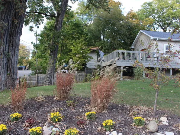 38323 N 4th Ave, Spring Grove, IL 60081