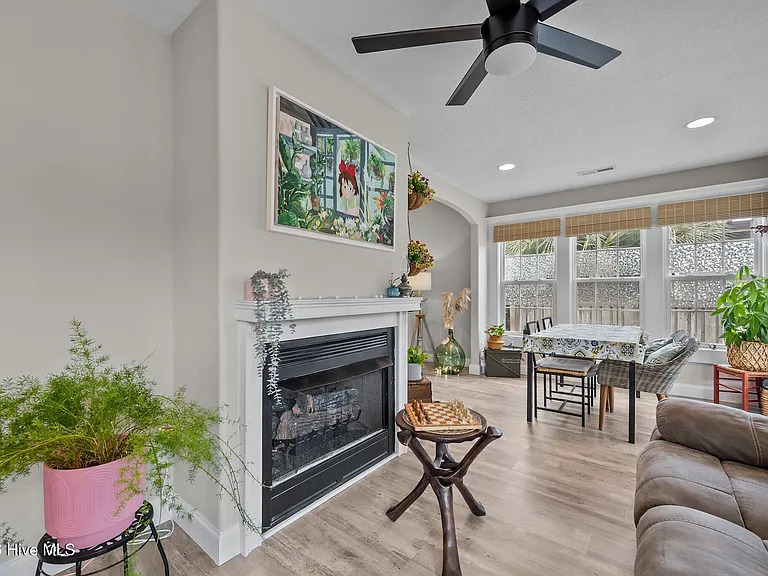 508 Azalea Dr — Photo 26