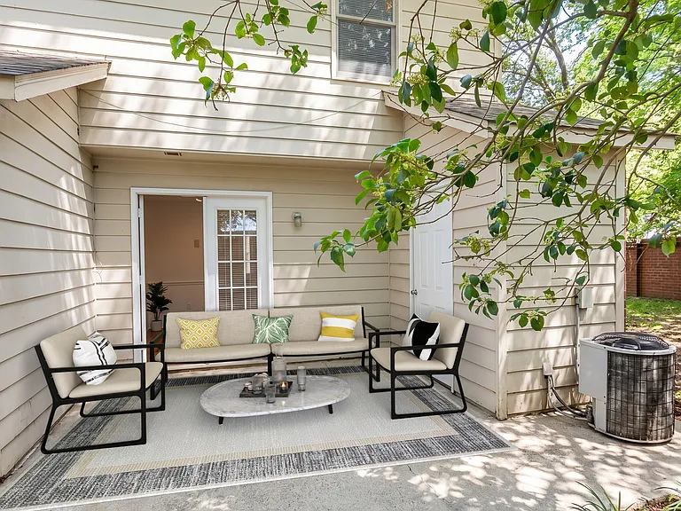 Courtyard Townhomes — Photo 6