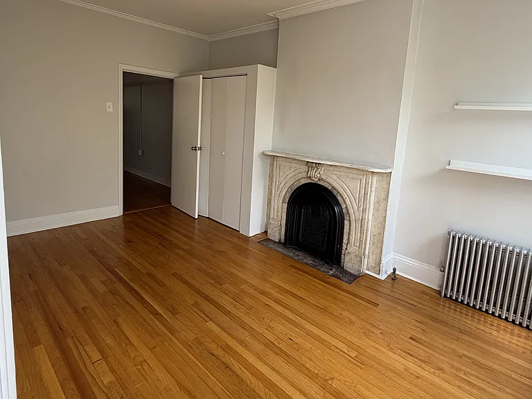 219 Smith St #2 — Photo 5