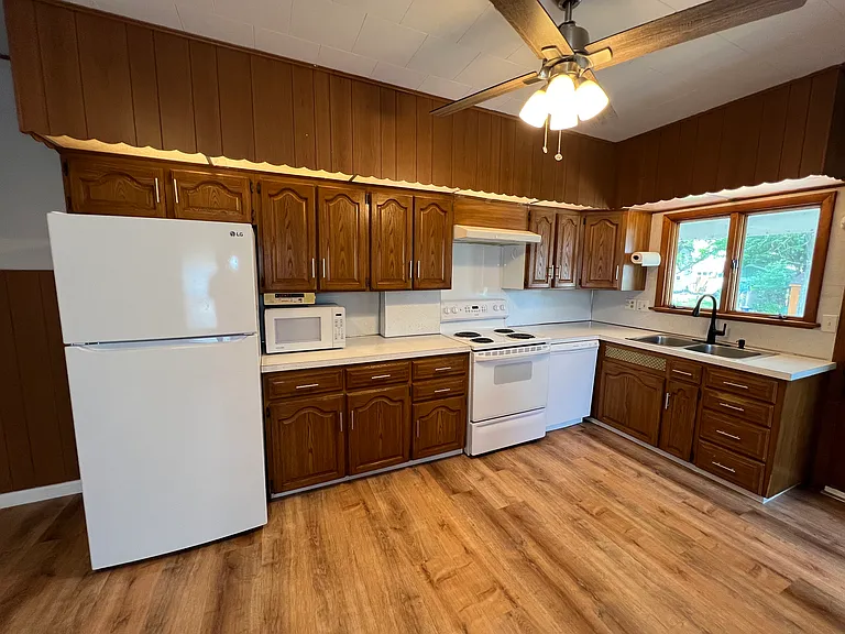136 Sanders Rd — Photo 2