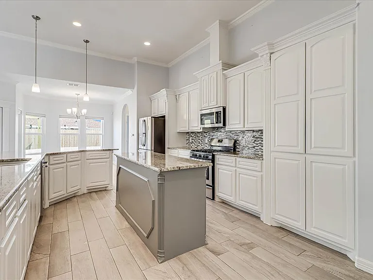 15501 Escapade St — Photo 33
