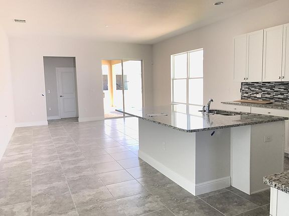 5th image of 7124 Desert Mandarin St