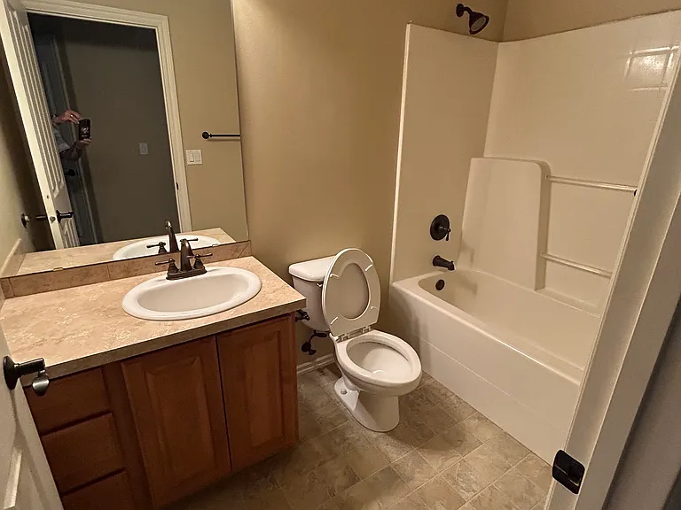 1018 S 88th Ave — Photo 6