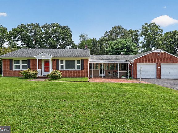 2nd image of 121 Wagner Farm Rd