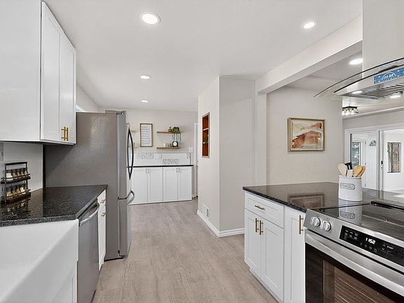 5th image of 1404 Cagua Dr NE