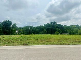 13835 NW 70th St, Parkville, MO 64152