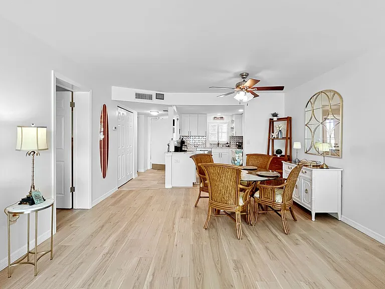 4775 Cove Cir #407 — Photo 12