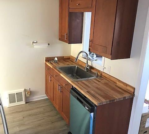 5th image of 1225 Donald Ave