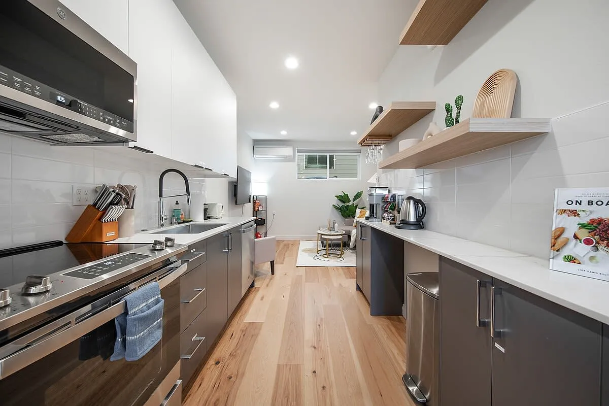 3 bed, 1428 sqft, $6,200 — Photo 4