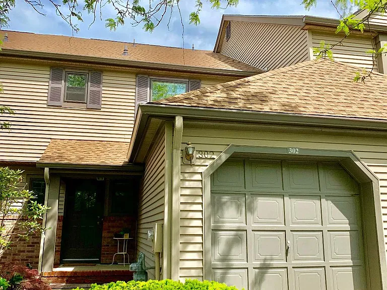 302 Marten Rd — Photo 2