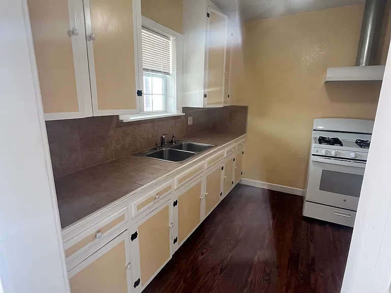 2316 Freeman St #3 — Photo 7