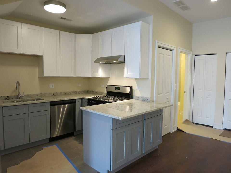 1st image of 1435 N Leavitt St #1