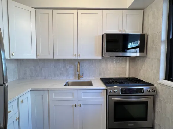 61-55 98th St #2F, Rego Park, NY 11374