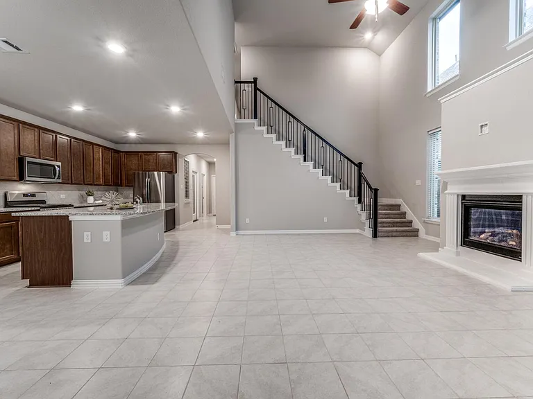 1237 Milfoil Dr — Photo 7
