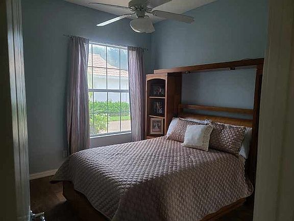 5th image of 2326 Heydon Cir W