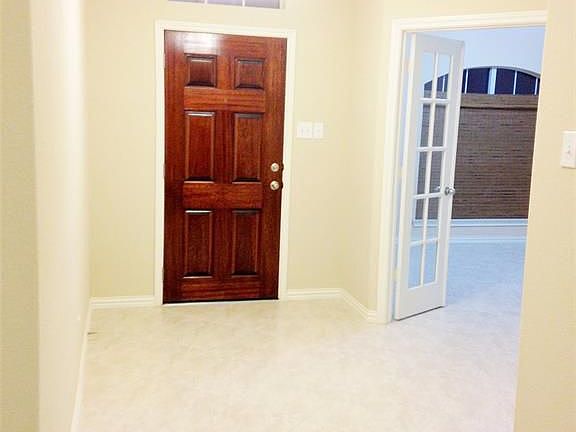 2nd image of 26926 Kingston Glen Ln