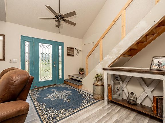 4th image of 38653 Woodview Cir