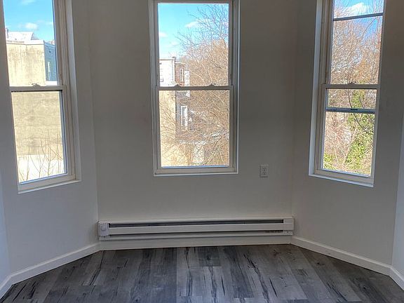4th image of 1913 W Diamond St Unit C