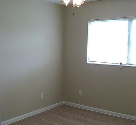 4th image of 980 Demaret Dr #0