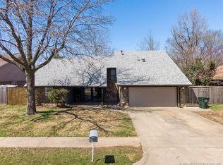 2008 N Main St, Owasso, OK 74055