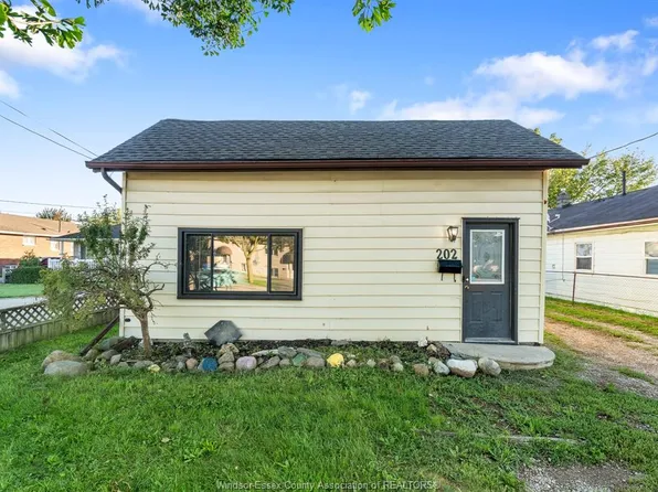 202 Sandys St, Chatham Kent, ON N7L 3P8