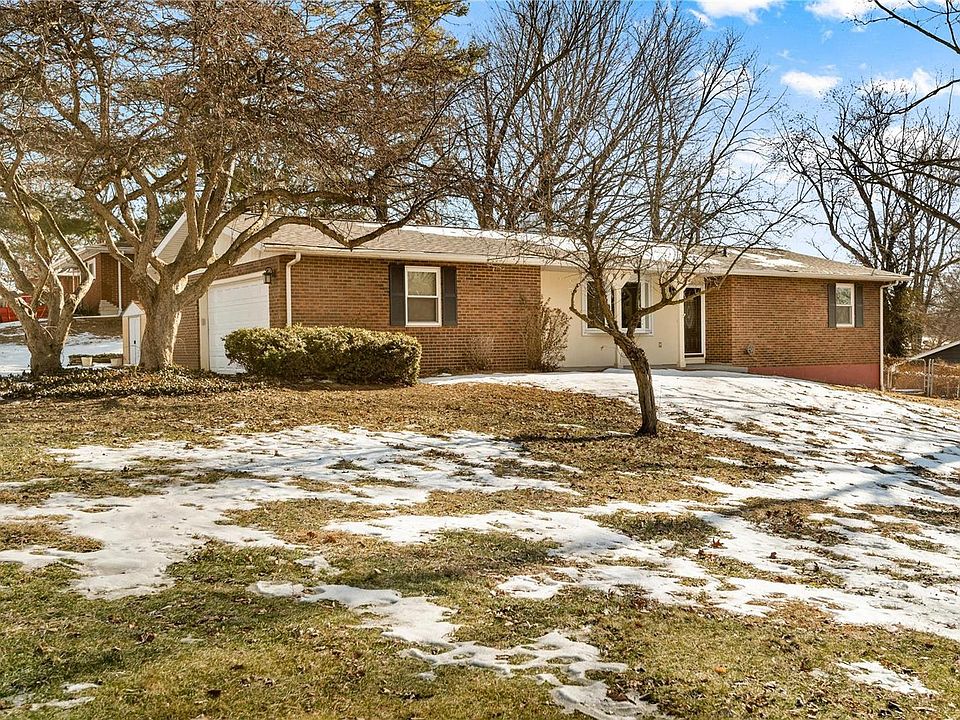 1st image of 201 Lake Hillcrest Dr