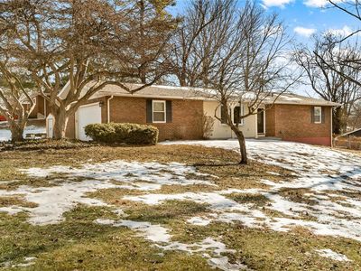 201 Lake Hillcrest Dr, Glen Carbon, IL, 62034