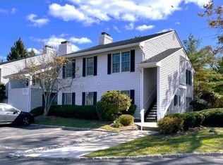 115 Mockingbird Ct, Three Bridges, NJ 08887