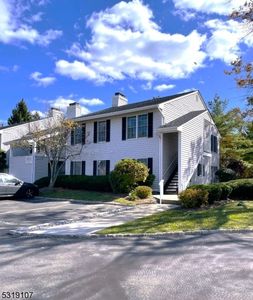115 Mockingbird Ct, Three Bridges, NJ, 08887