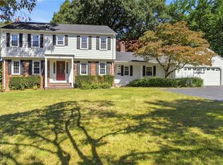 33 Old Oak Dr, Warwick, RI 02886